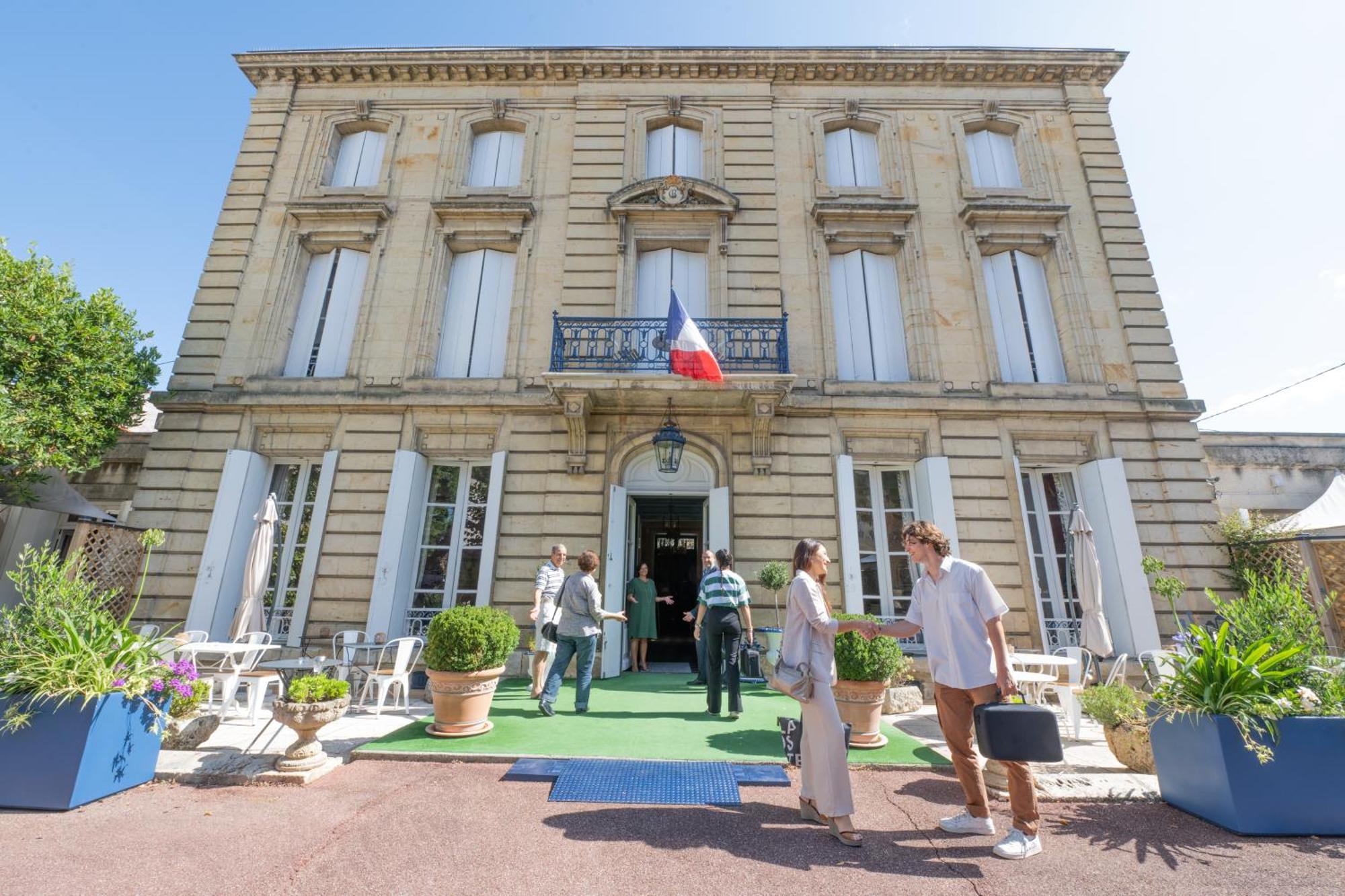 Hotel Chateau Des Jacobins Agen Exterior photo