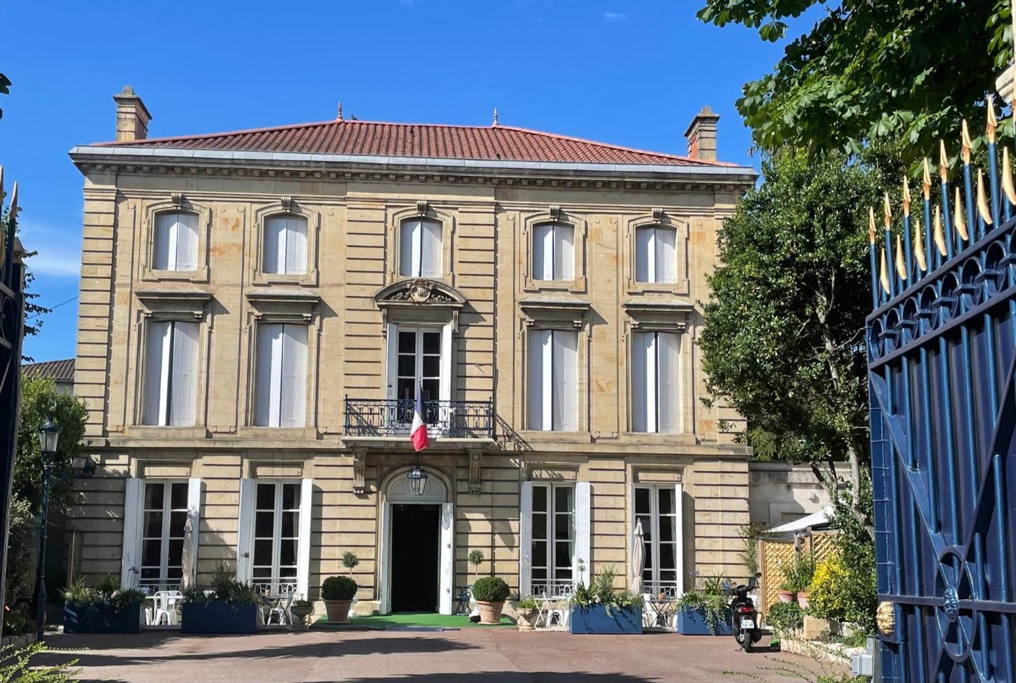 Hotel Chateau Des Jacobins Agen Exterior photo