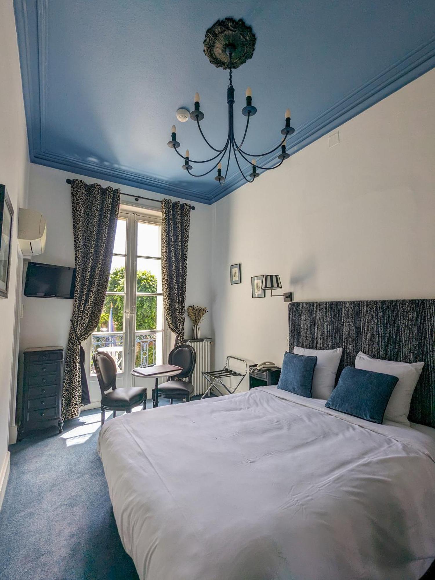 Hotel Chateau Des Jacobins Agen Exterior photo