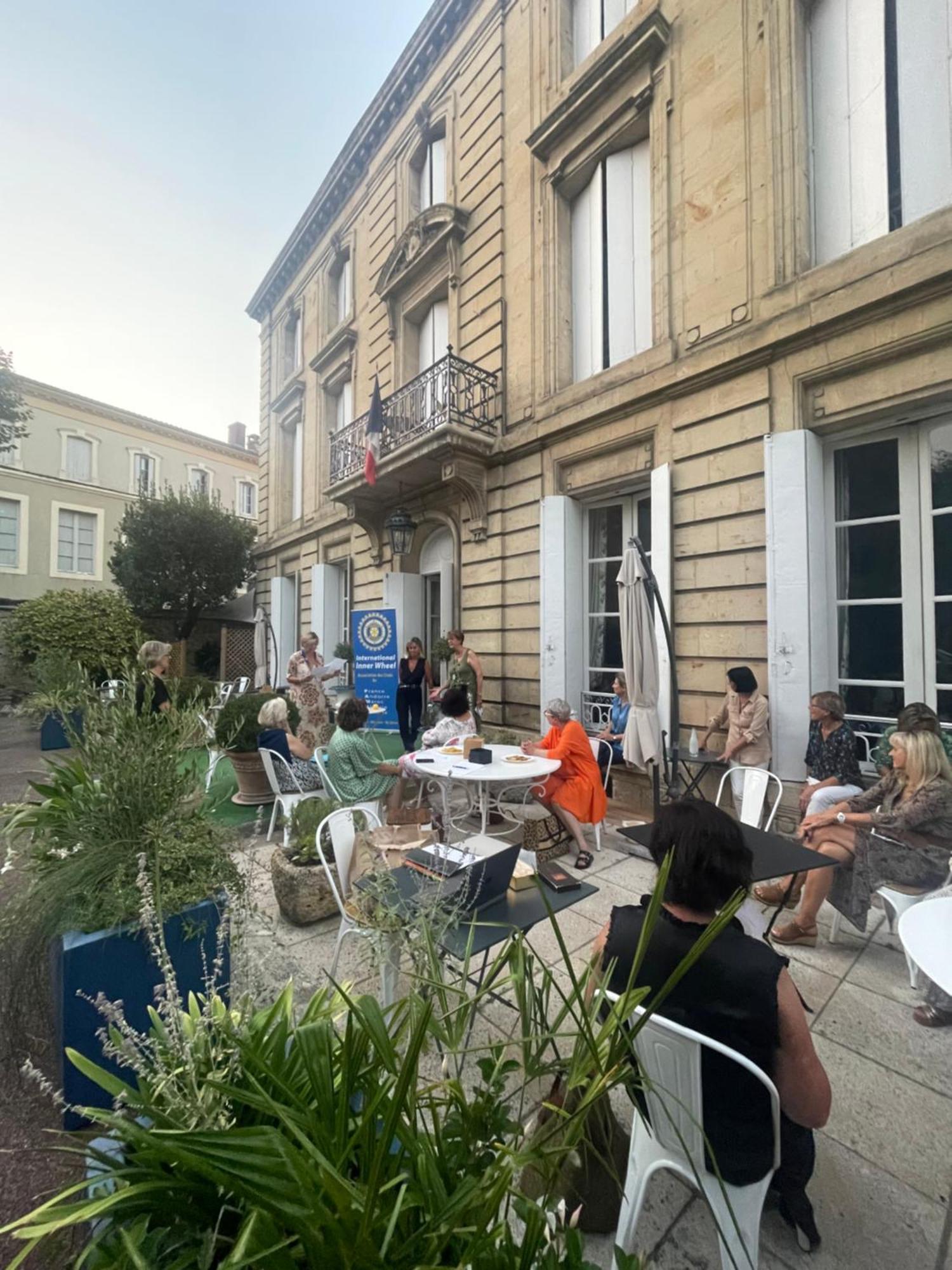 Hotel Chateau Des Jacobins Agen Exterior photo