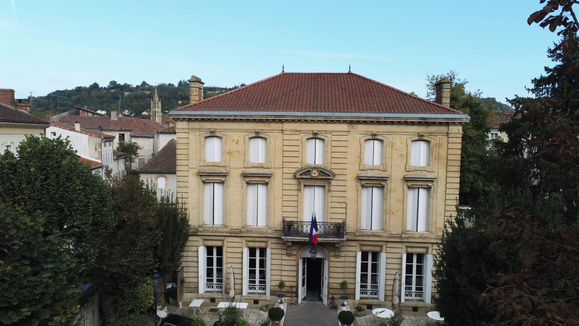Hotel Chateau Des Jacobins Agen Exterior photo